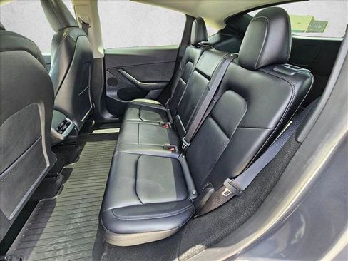 Used 2023 Tesla Model Y Performance AWD/4WD image 18