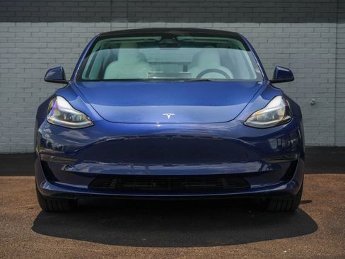 Used 2023 Tesla Model 3 Standard Range RWD image 2