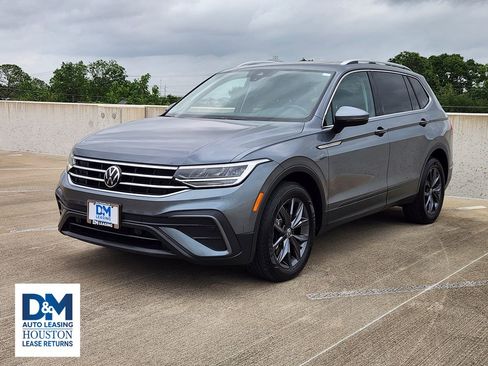 Used 2022 Volkswagen Tiguan SE FWD image 3