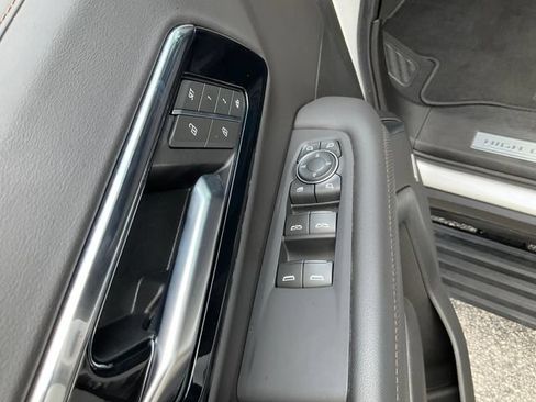 Used 2025 Chevrolet Suburban High Country AWD/4WD image 8