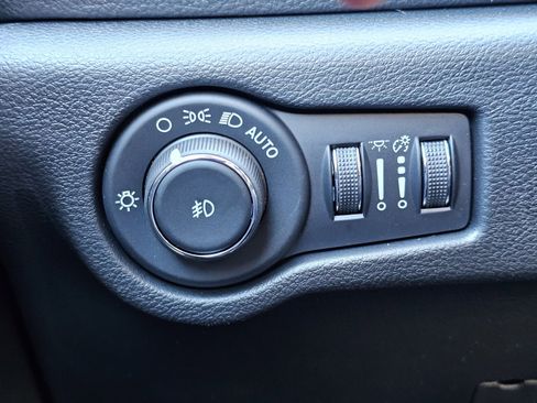 New 2026 Chrysler Pacifica Select image 19