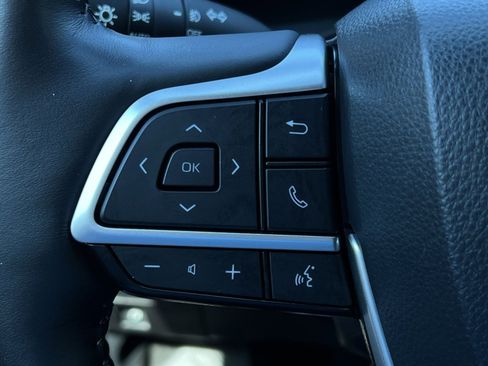 Used 2023 Toyota Highlander Platinum AWD/4WD image 36