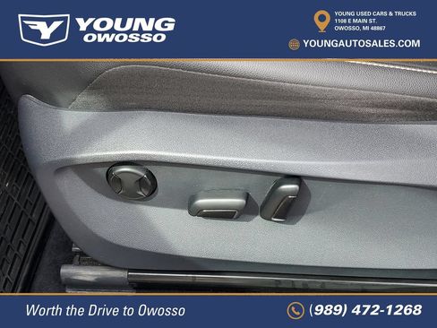 Used 2022 Volkswagen Tiguan SE w/ Panoramic Sunroof Package AWD/4WD image 8