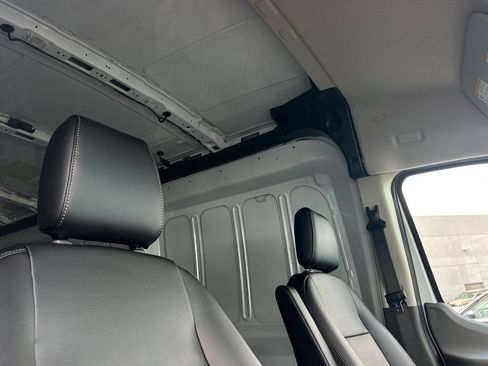 New 2026 Ford Transit 250 148 Medium Roof RWD image 16