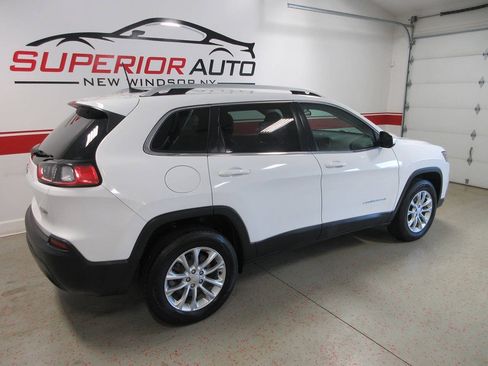 Used 2019 Jeep Cherokee Latitude w/ Cold Weather Group AWD/4WD image 4