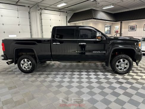 Used 2015 GMC Sierra 2500 Denali w/ Duramax Plus Package image 7