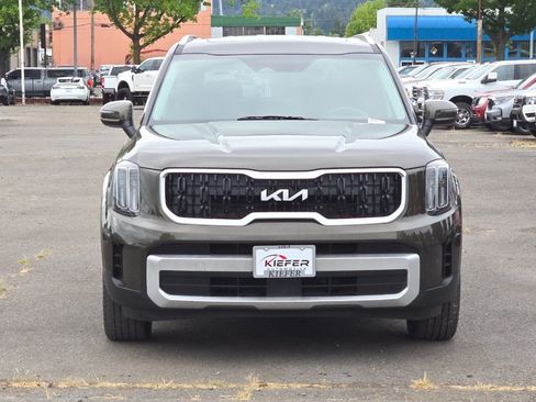 Used 2024 Kia Telluride EX w/ EX Captain's Chair Package AWD/4WD image 9