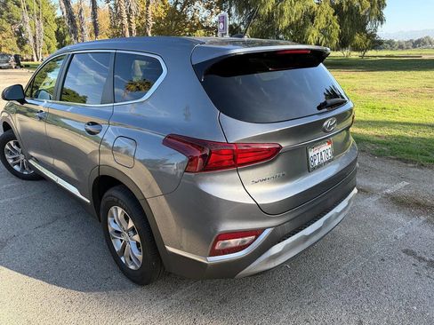 Used 2019 Hyundai Santa Fe SE image 5