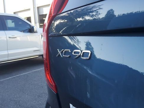 Used 2021 Volvo XC90 T6 Momentum w/ Climate Package AWD/4WD image 7