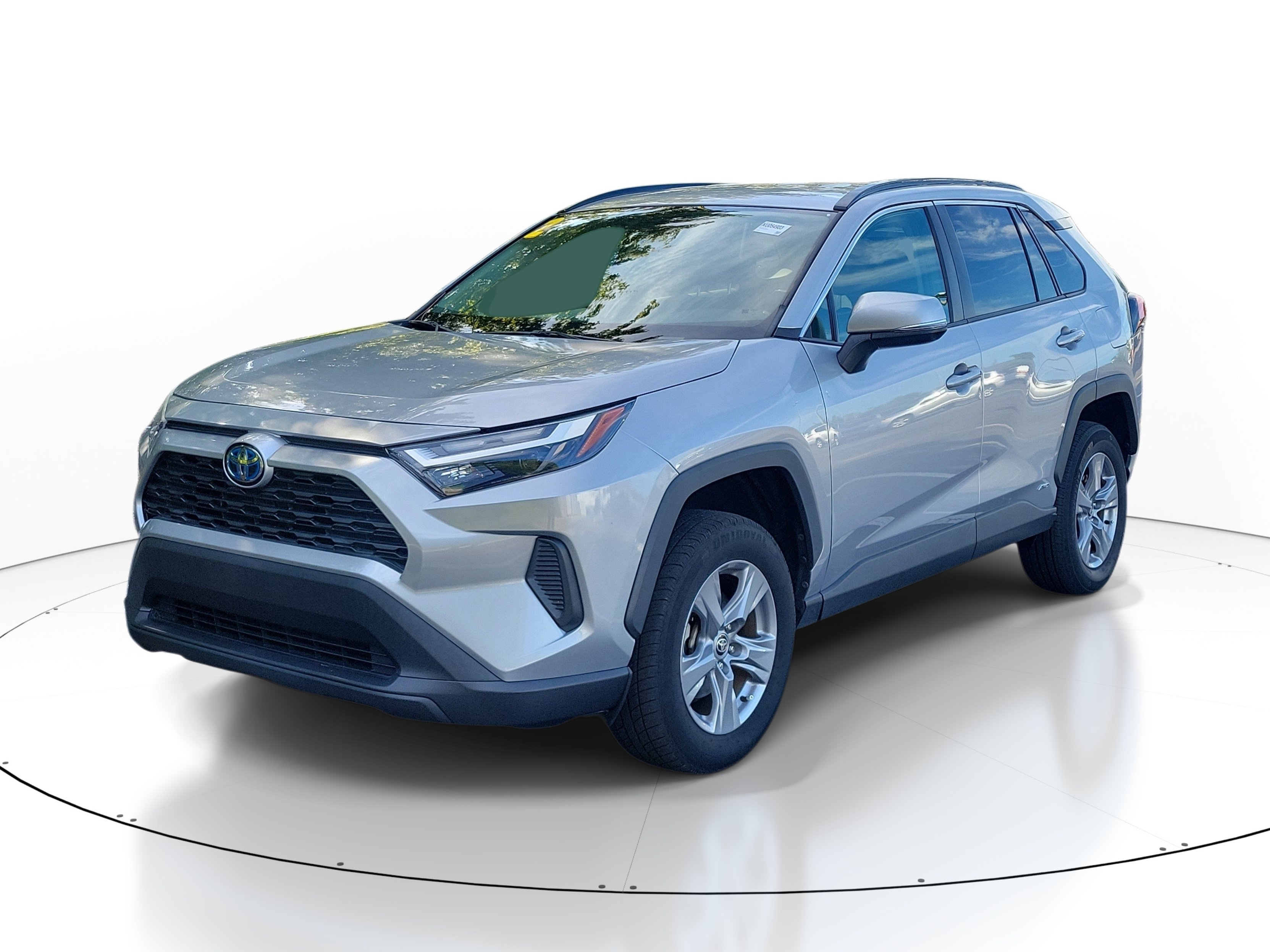 Used 2022 Toyota RAV4 XLE AWD/4WD image 3