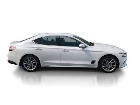 Used 2022 Genesis G70 2.0T image 9