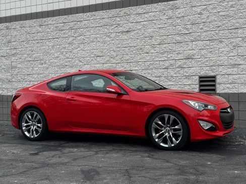 Used 2016 Hyundai Genesis Coupe 3.8 image 18