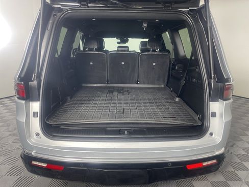 Used 2024 Jeep Wagoneer 4WD w/ HD Trailer Tow Package image 12