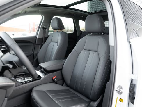 Certified 2025 Audi Q5 Premium Plus w/ Premium Plus image 23