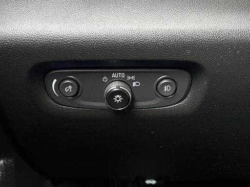 Used 2021 Chevrolet Traverse LT image 30