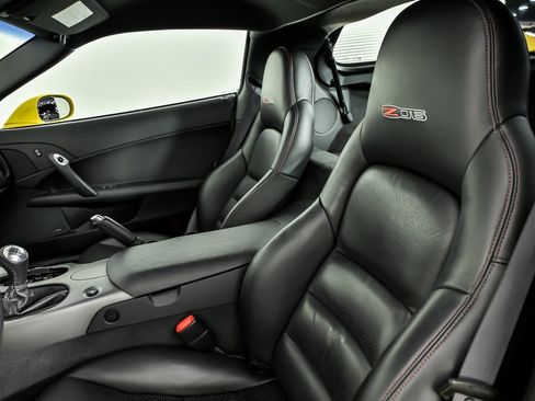 Used 2006 Chevrolet Corvette Z06 w/ Preferred Equipment Group image 23