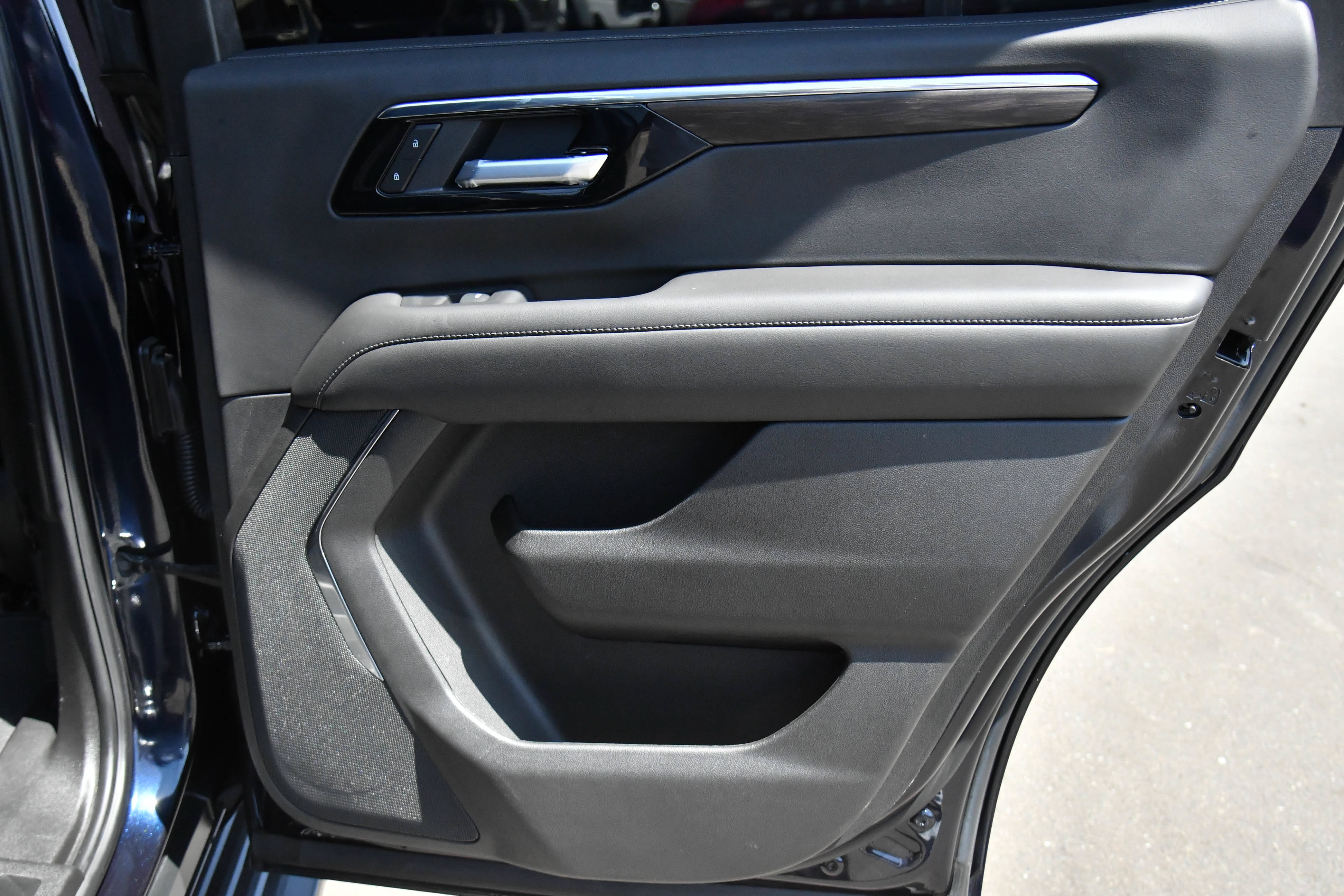 Used 2024 GMC Yukon SLE AWD/4WD image 45