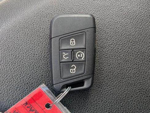 Used 2024 Volkswagen Jetta SE image 28