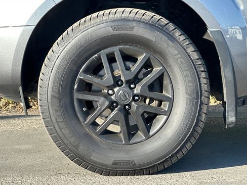 Certified 2019 Nissan Frontier SV image 24