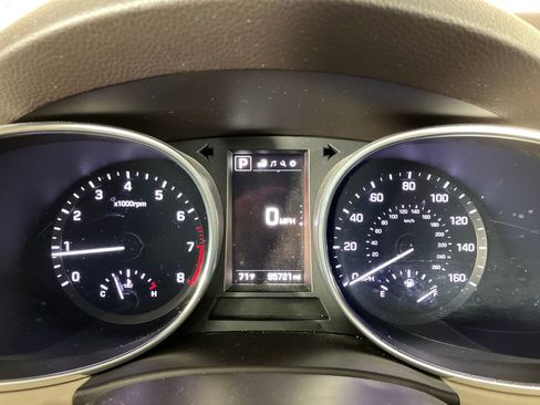 Used 2017 Hyundai Santa Fe Sport image 16