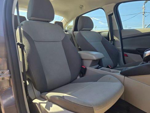 Used 2014 Ford Focus SE image 16
