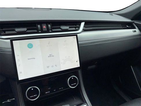 Used 2024 Jaguar F-PACE R-Dynamic S image 23