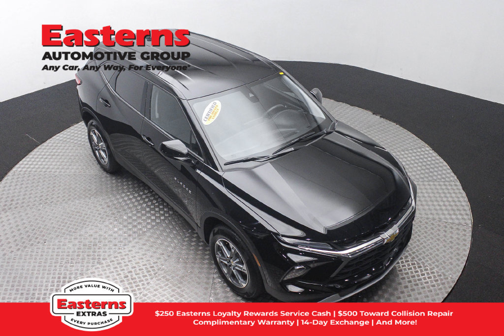 Used 2025 Chevrolet Blazer LT FWD image 4