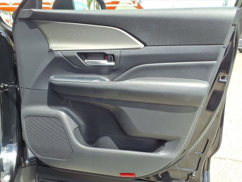 Certified 2025 Toyota Grand Highlander AWD image 25