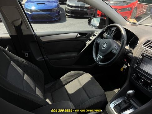 Used 2013 Volkswagen Golf 4-Door FWD image 22