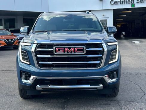 Used 2025 GMC Yukon Elevation AWD/4WD image 2