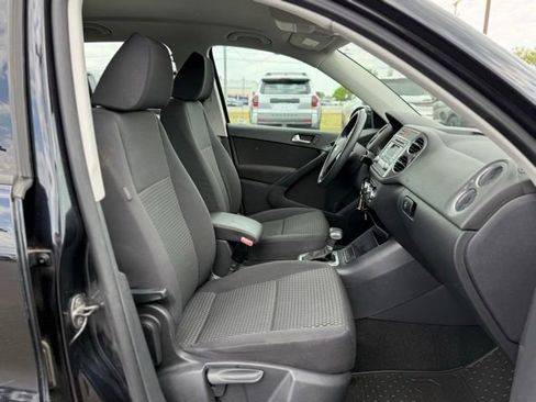 Used 2010 Volkswagen Tiguan SE AWD/4WD image 13