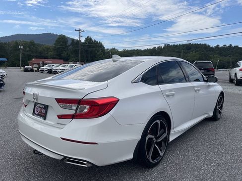 Used 2018 Honda Accord Sport image 8
