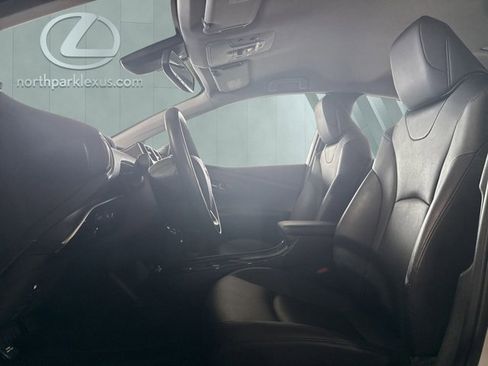 Used 2021 Toyota Prius XLE image 9