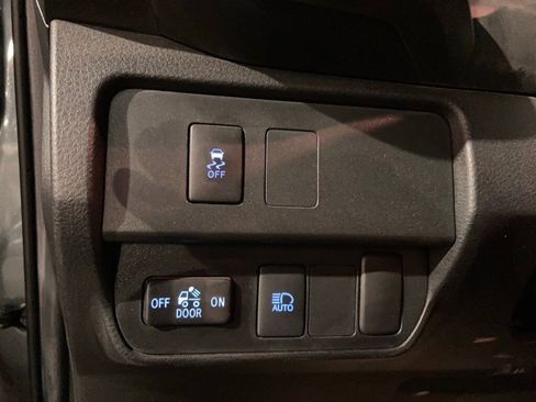 Certified 2022 Toyota Tacoma SR image 12