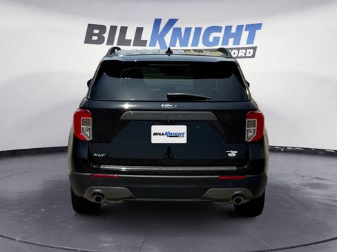 Certified 2024 Ford Explorer XLT w/ Equipment Group 202A RWD image 4