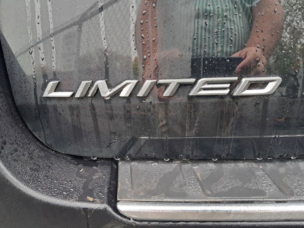 Used 2022 Ford Explorer Limited AWD/4WD image 10