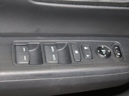 Used 2023 Honda CR-V EX image 9