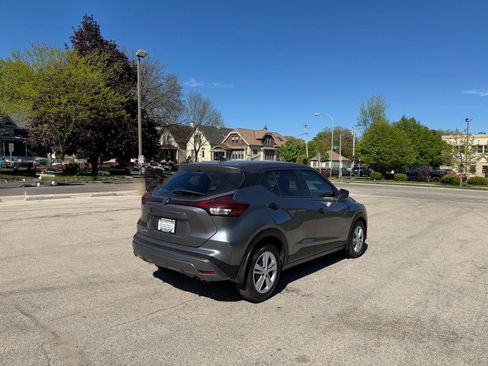 Used 2021 Nissan Kicks S FWD image 6