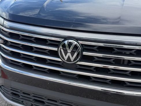Used 2025 Volkswagen Atlas SE FWD image 3