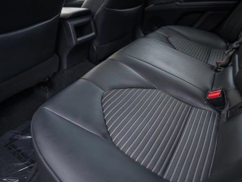 Used 2019 Toyota Camry SE FWD image 28