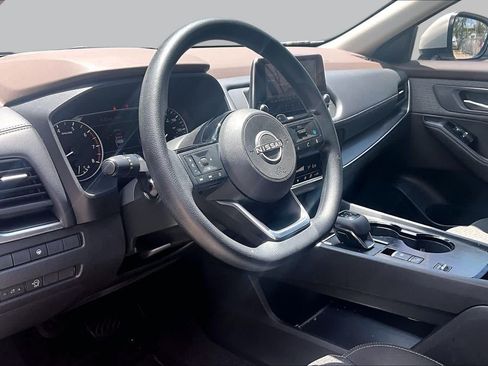 Certified 2023 Nissan Rogue SV FWD image 18