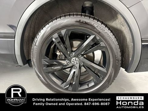 Used 2024 Volkswagen Tiguan SE R-Line AWD/4WD image 5