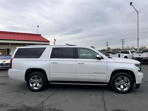 Used 2020 Chevrolet Suburban Premier image 4