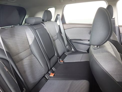 Used 2023 Nissan Rogue SV image 30