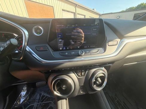Used 2019 Chevrolet Blazer LT FWD image 21