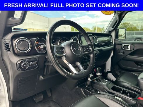 Used 2020 Jeep Wrangler Unlimited Sahara AWD/4WD image 11