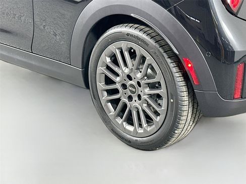 Used 2025 MINI Cooper 2-Door Hardtop FWD image 25