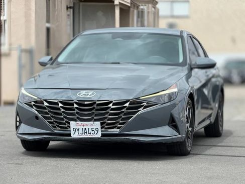 Used 2023 Hyundai Elantra Blue FWD image 5