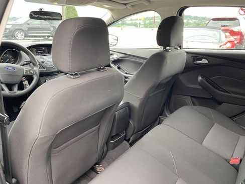 Used 2015 Ford Focus SE w/ Reverse Sensing Package FWD image 14
