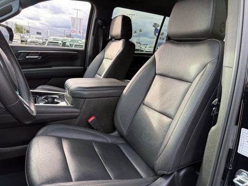 Used 2025 Chevrolet Suburban Z71 AWD/4WD image 5